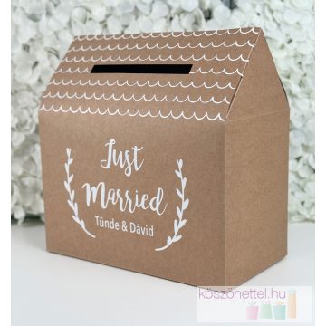   Házikó alakú esküvői pénzgyűjtő doboz nevekkel feliratozva