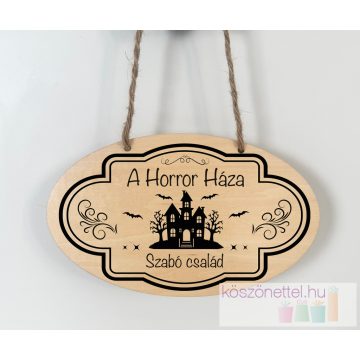   Halloween ajtótábla család névvel feliratozva - A horror háza