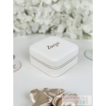   Feliratozott úti ékszeres doboz kártyával - koszorúslány, tanúfelkérő ajándék (vajszínű)