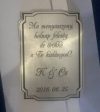 Egyedileg gravírozott borosüveg címke arany vagy ezüst színben Egyedileg gravírozott borosüveg címke arany vagy ezüst színben